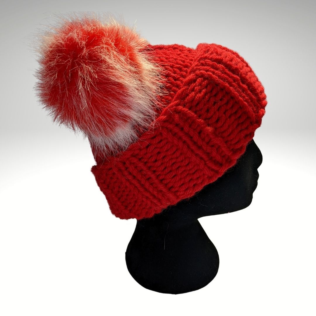 Tweens' beanies with pom pom trim