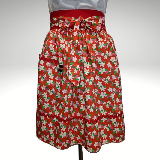 Strawberries and daisies